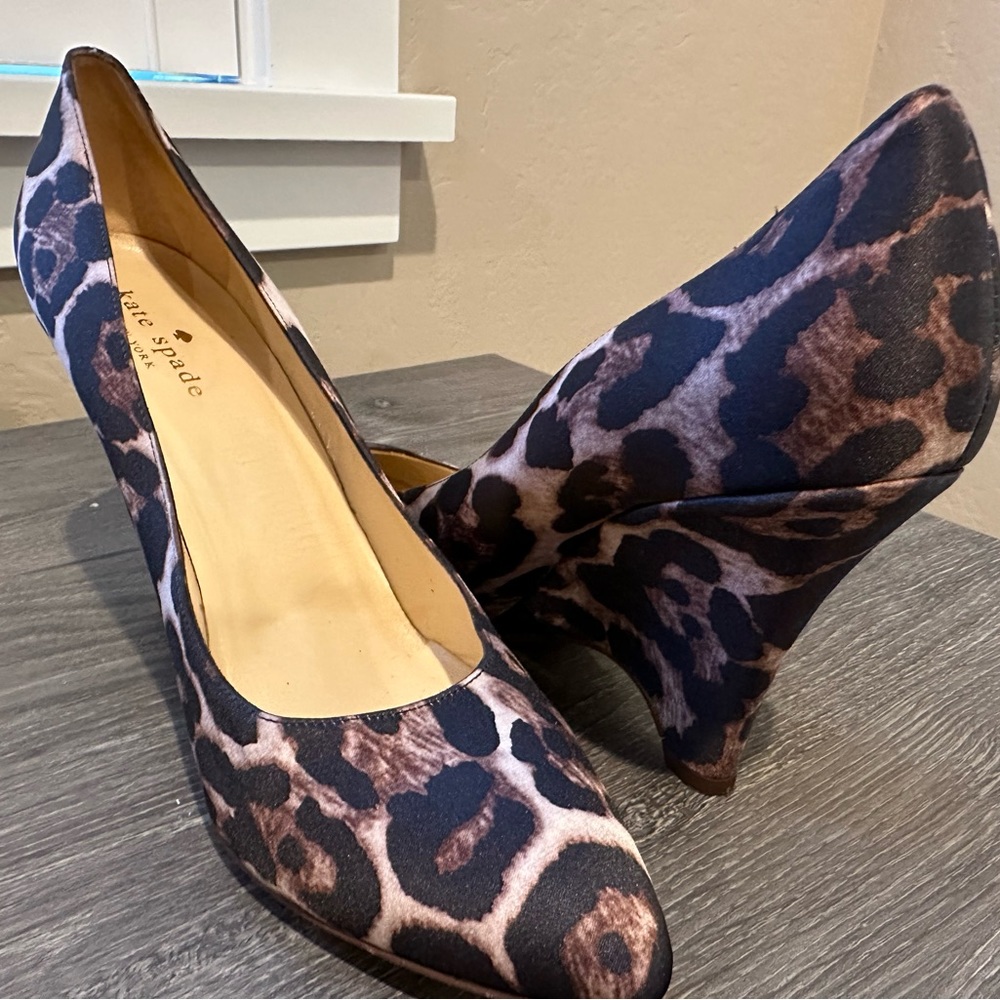 Kate Spade gently used heels size 8.5. Made in Italy.